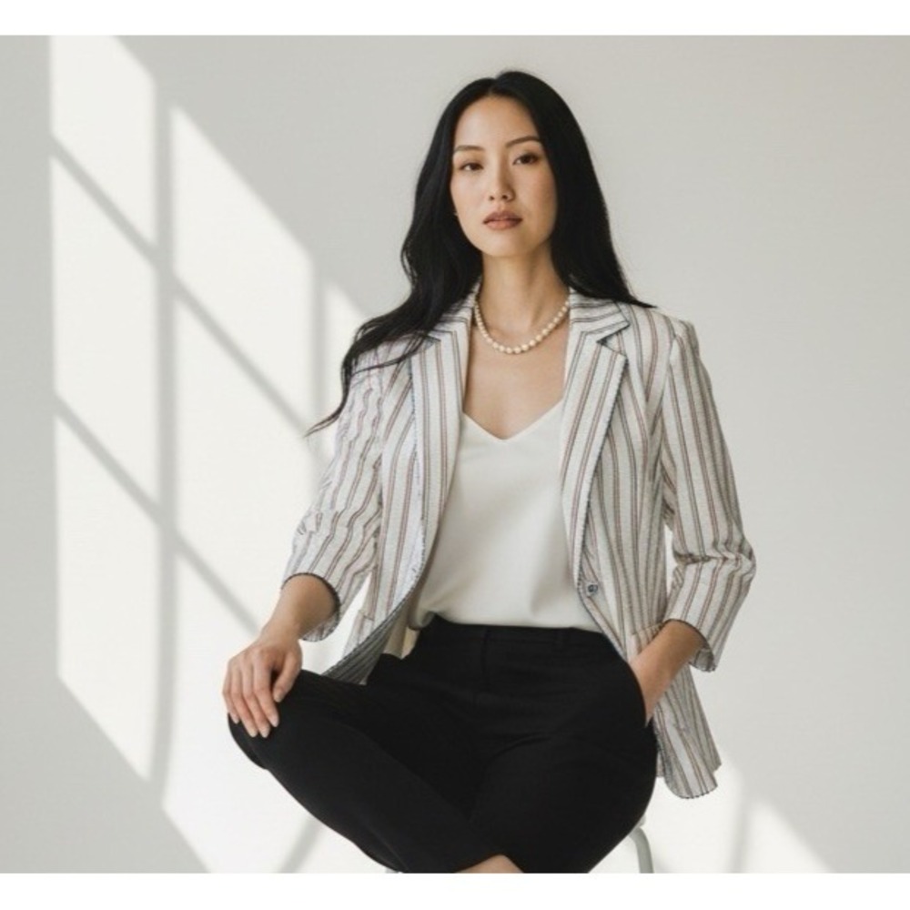 Liz Claiborne Blazer Womens 6 White Searsucker‎ Striped Preppy Office Academia